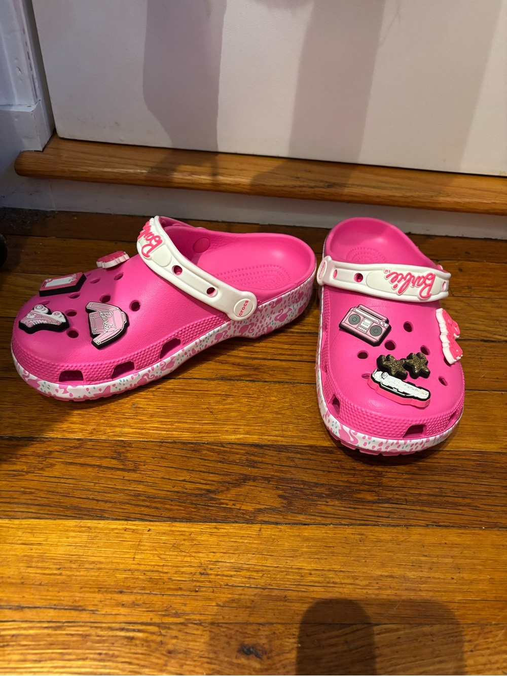 Barbie Pink Women’s Clog Sandals with Jibbitz Size 7 Lightly Worn - Picture 2 of 4